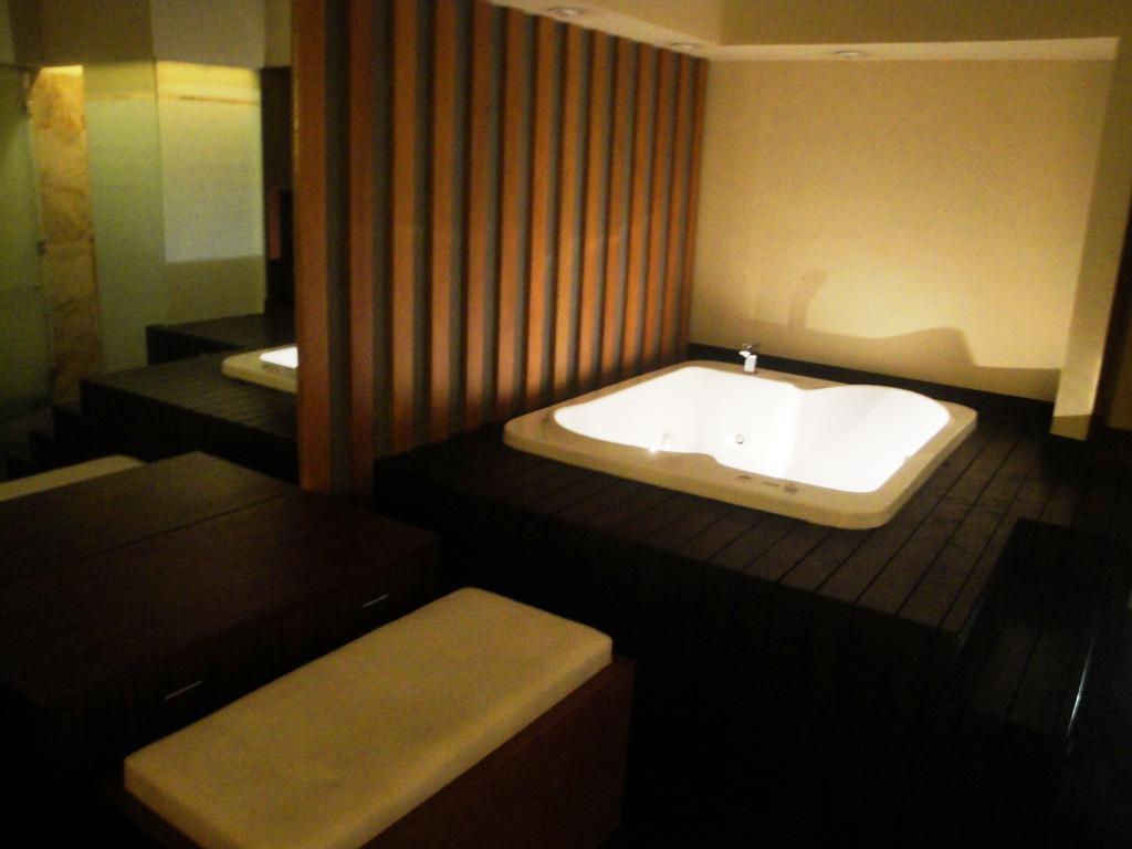 Sutanraja Hotel Manado Exterior photo