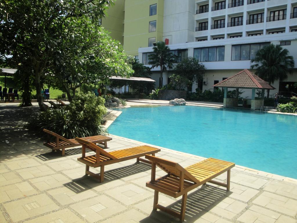 Sutanraja Hotel Manado Exterior photo