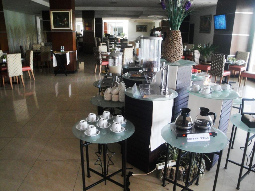 Sutanraja Hotel Manado Exterior photo