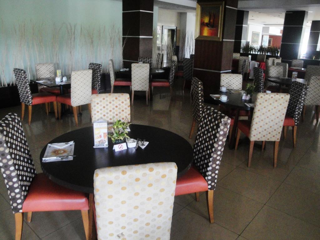 Sutanraja Hotel Manado Exterior photo
