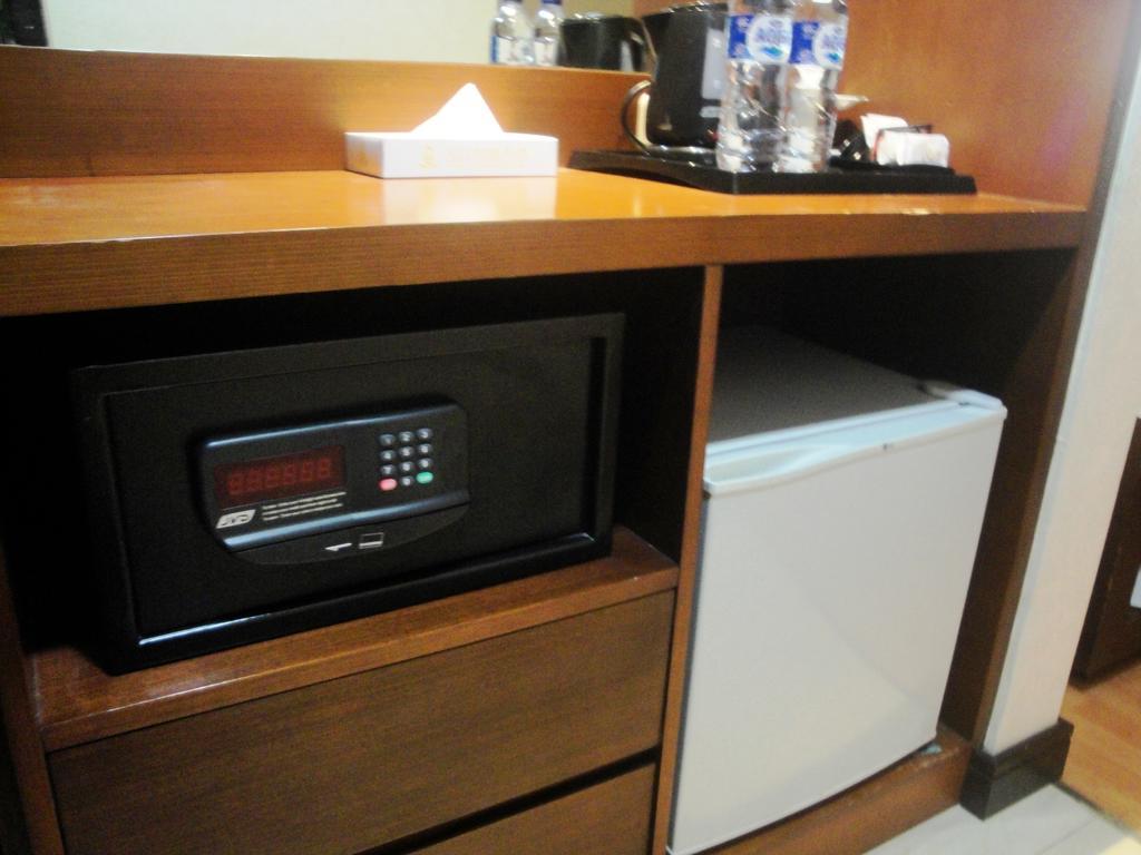 Sutanraja Hotel Manado Room photo