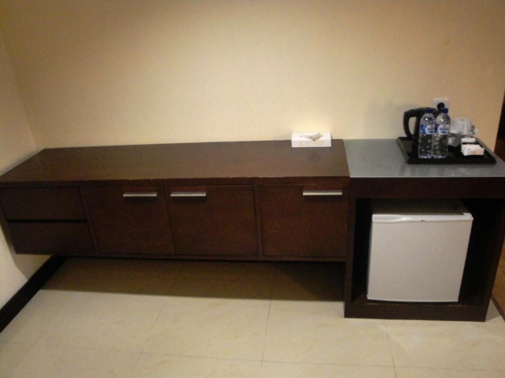 Sutanraja Hotel Manado Room photo