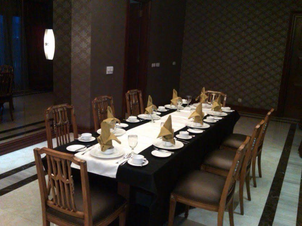 Sutanraja Hotel Manado Exterior photo